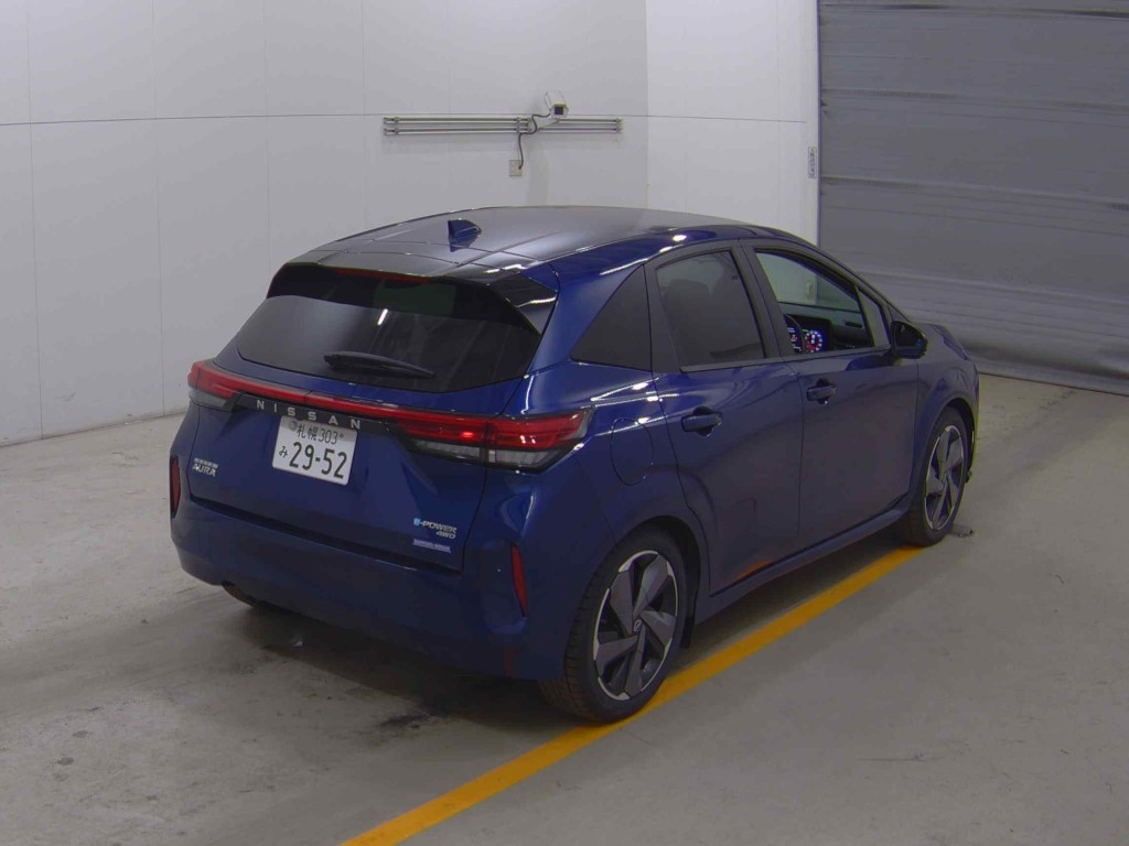 NISSAN AURA