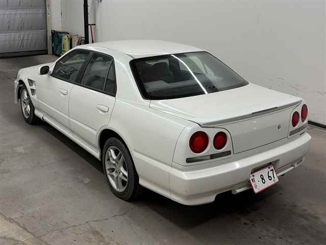 NISSAN SKYLINE