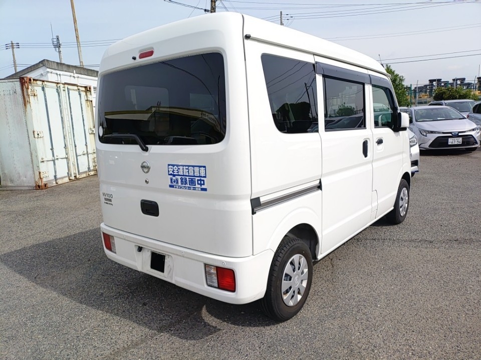 NISSAN NV100 CLIPPER