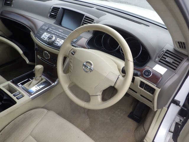 NISSAN FUGA