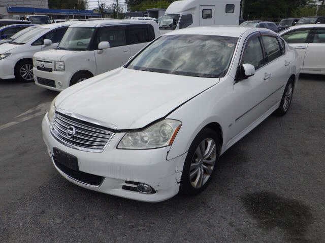 NISSAN FUGA