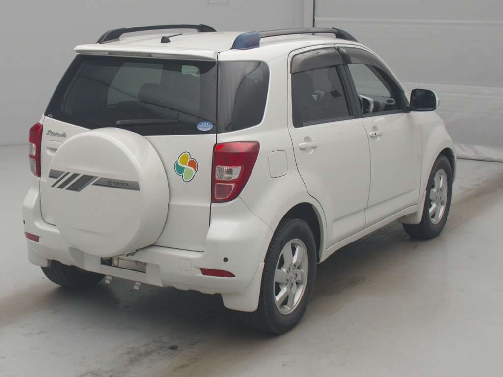 TOYOTA RUSH