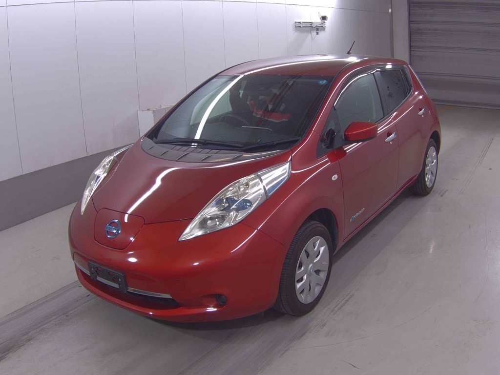NISSAN LEAF