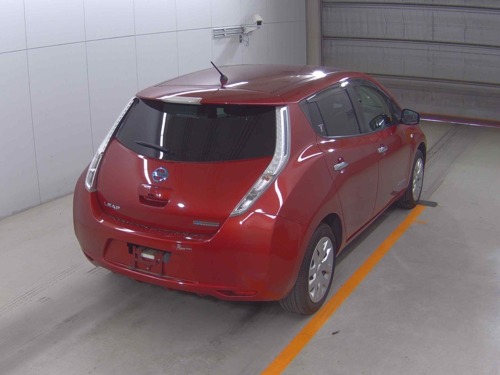 NISSAN LEAF