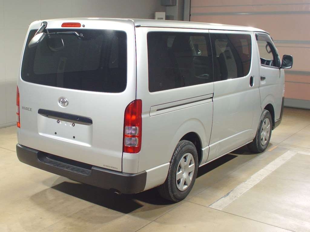 TOYOTA REGIUS ACE