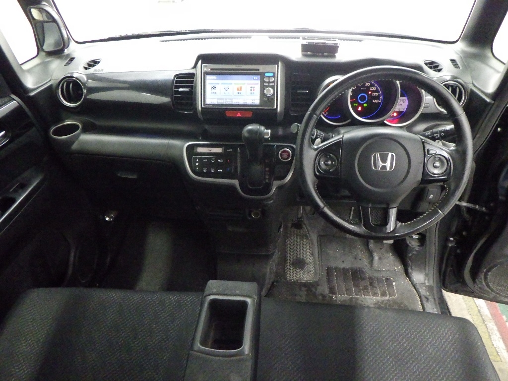 HONDA N-BOX+