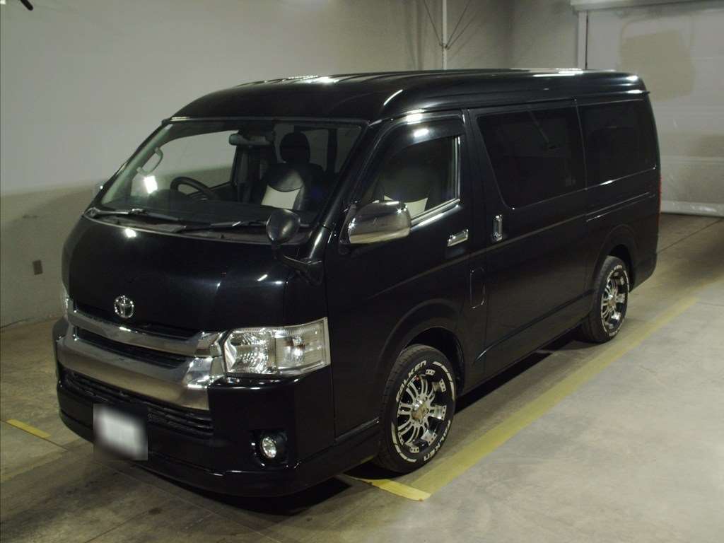 TOYOTA HIACE