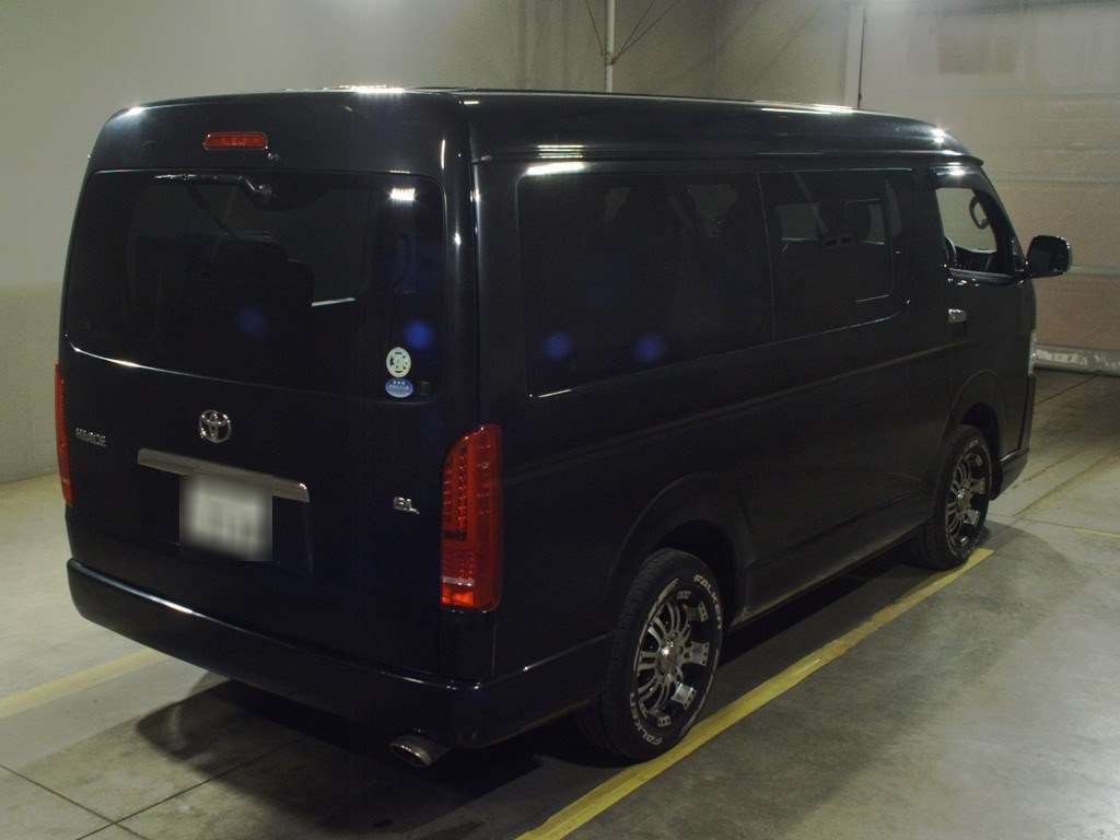 TOYOTA HIACE
