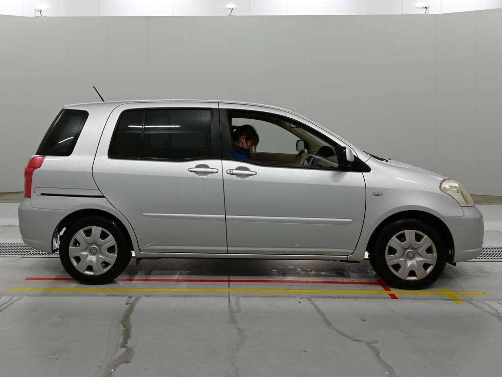TOYOTA RAUM