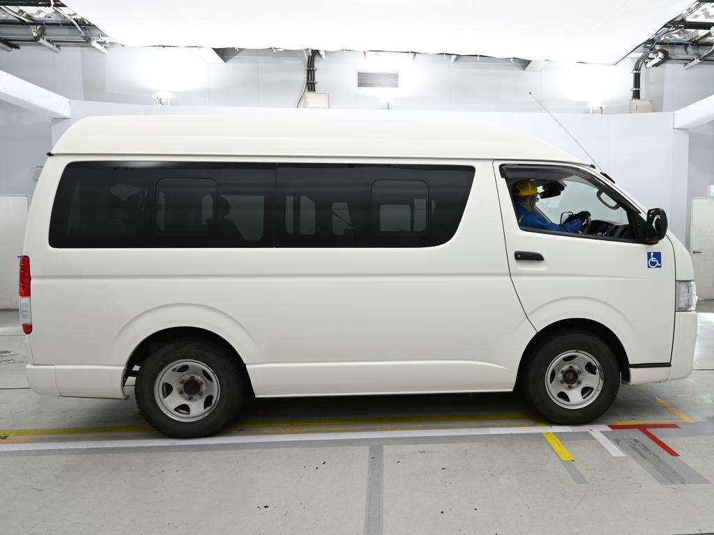 TOYOTA REGIUS ACE