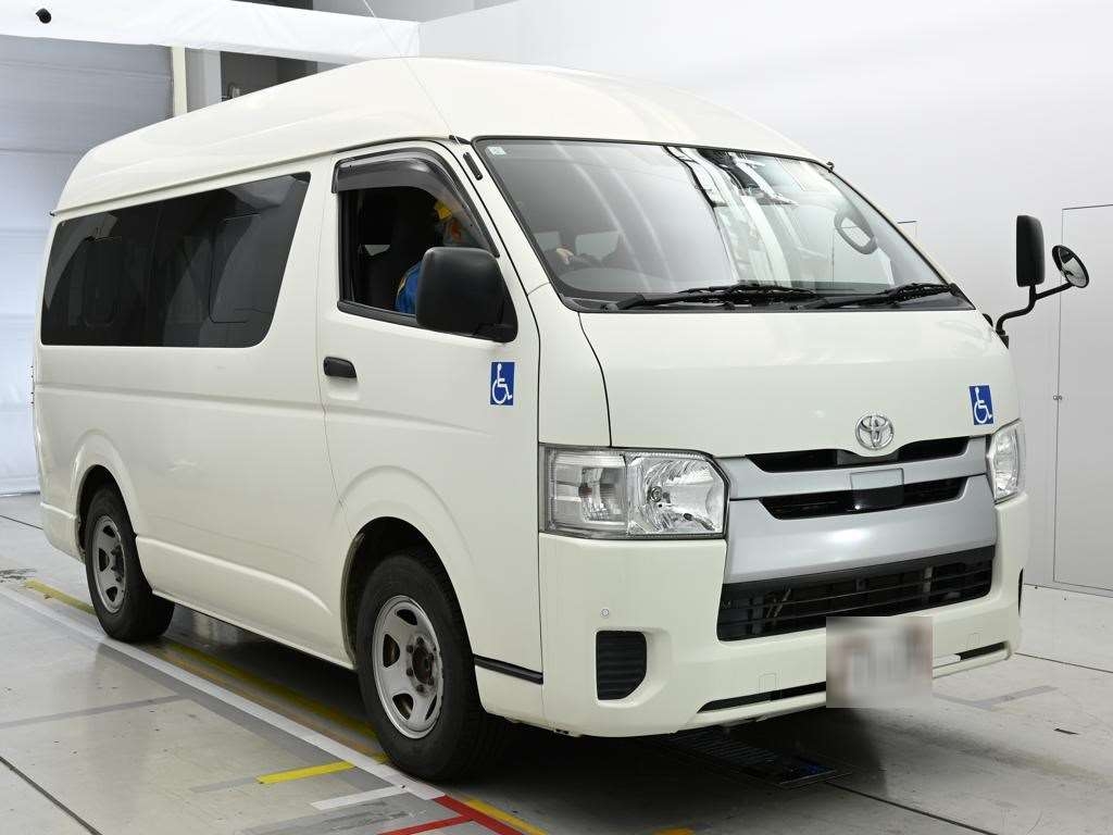 TOYOTA REGIUS ACE