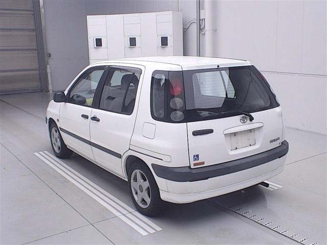 TOYOTA RAUM
