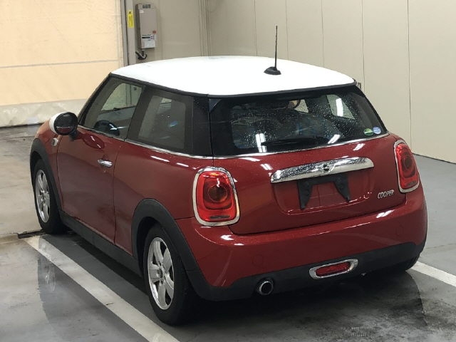 MINI HATCH
