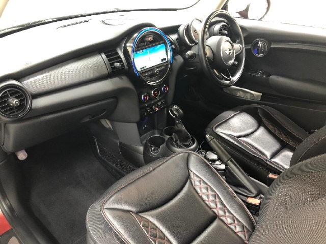 MINI HATCH