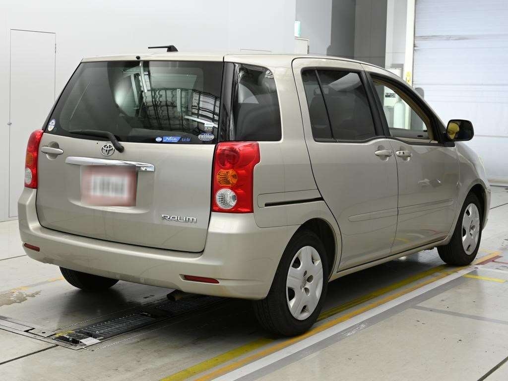 TOYOTA RAUM