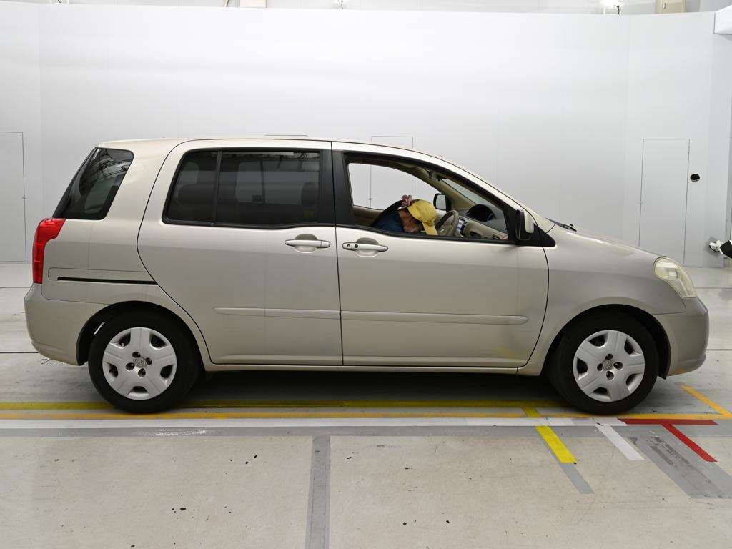 TOYOTA RAUM