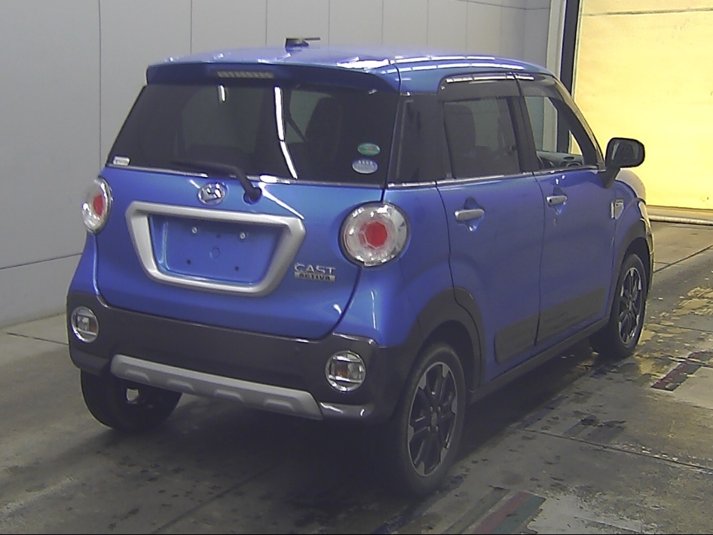 DAIHATSU CAST