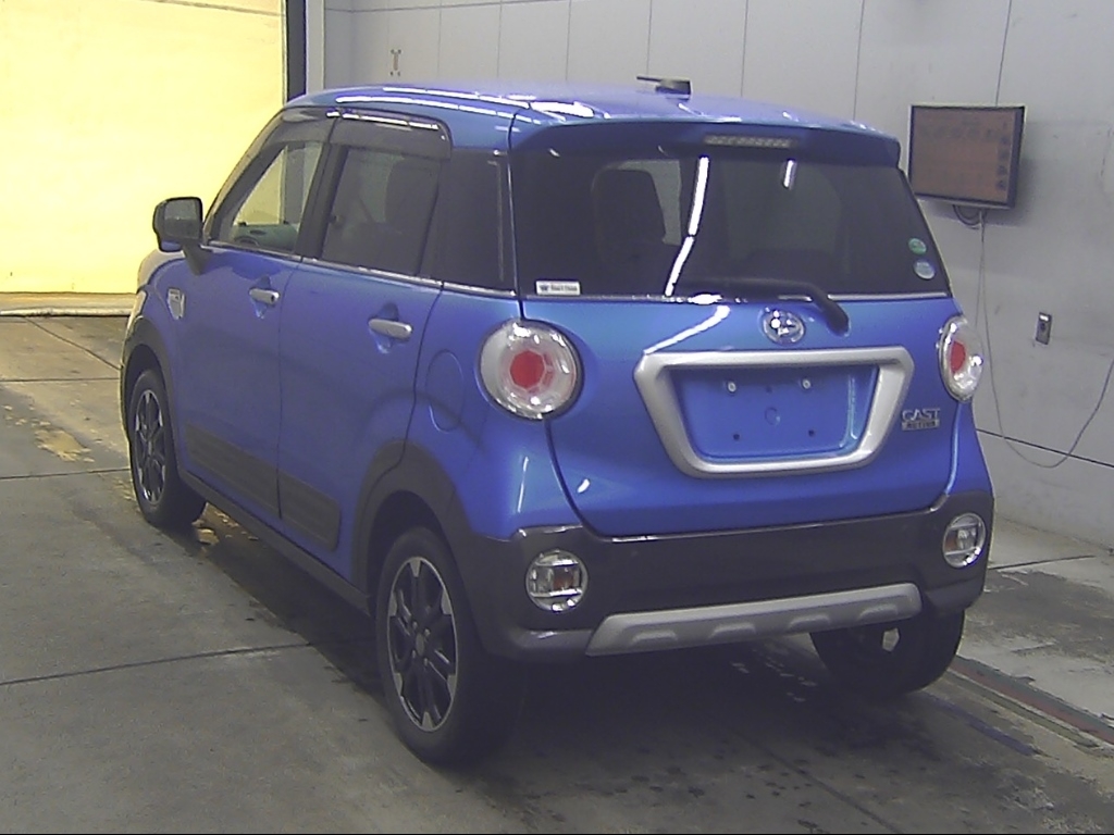 DAIHATSU CAST