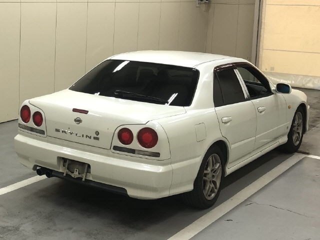 NISSAN SKYLINE