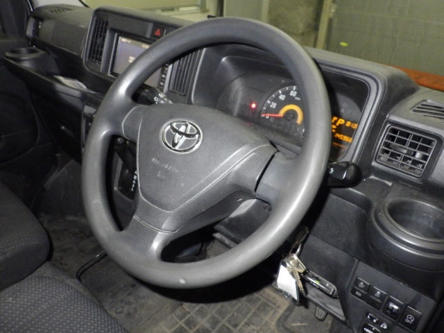 TOYOTA PIXIS VAN