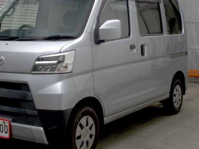 TOYOTA PIXIS VAN