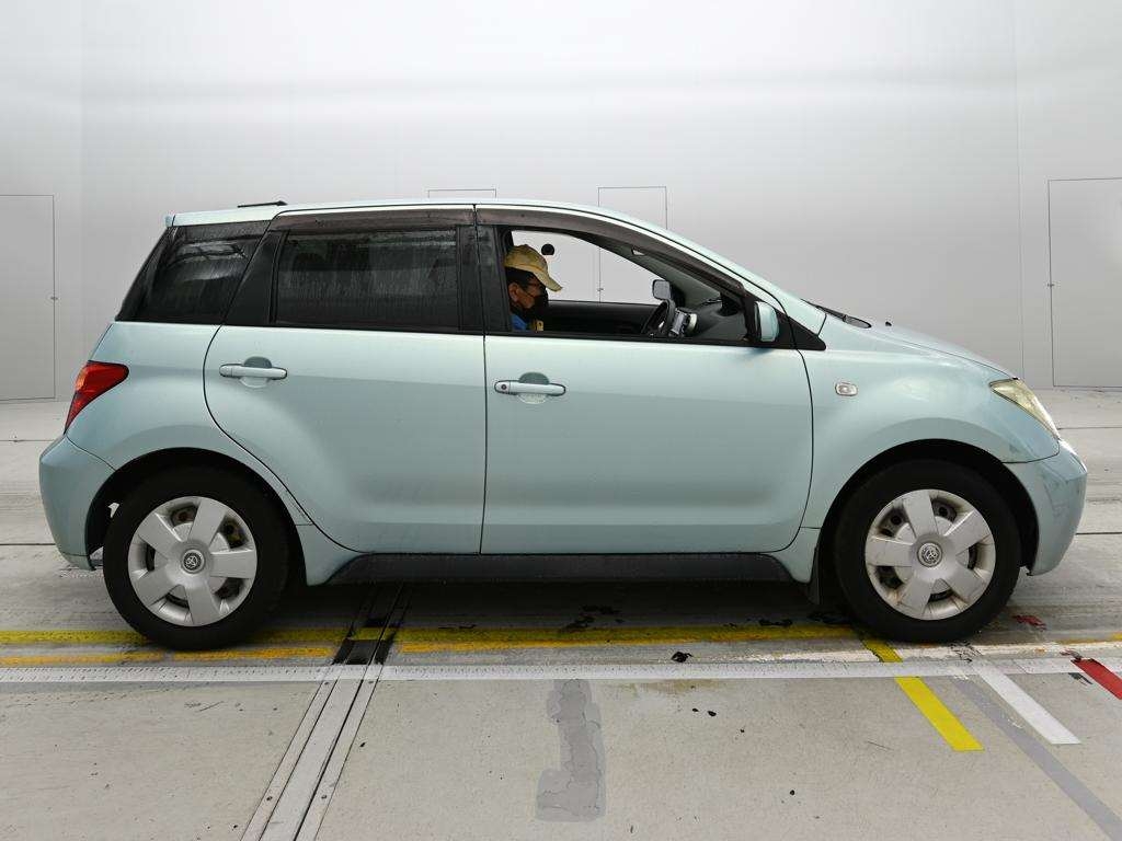 TOYOTA IST