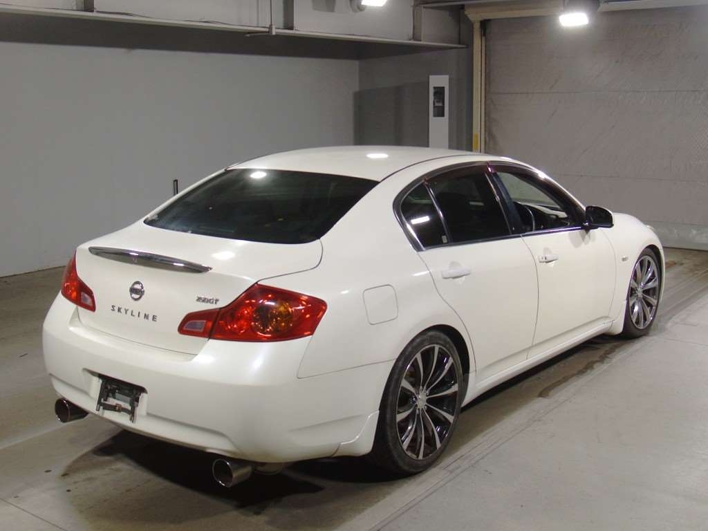 NISSAN SKYLINE