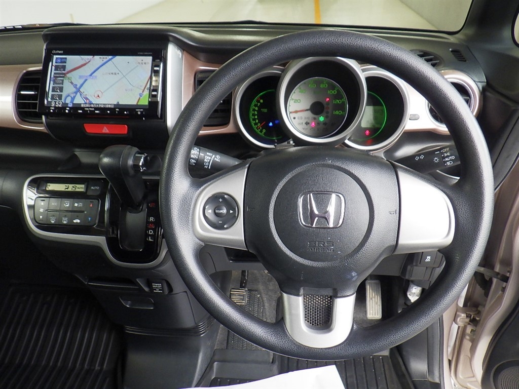 HONDA N-BOX+