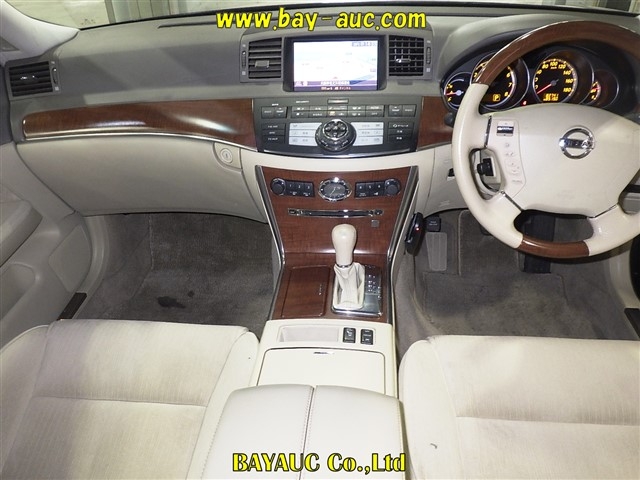 NISSAN FUGA