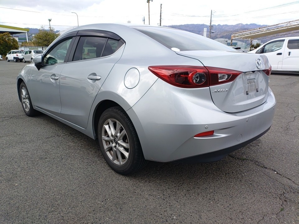 MAZDA AXELA