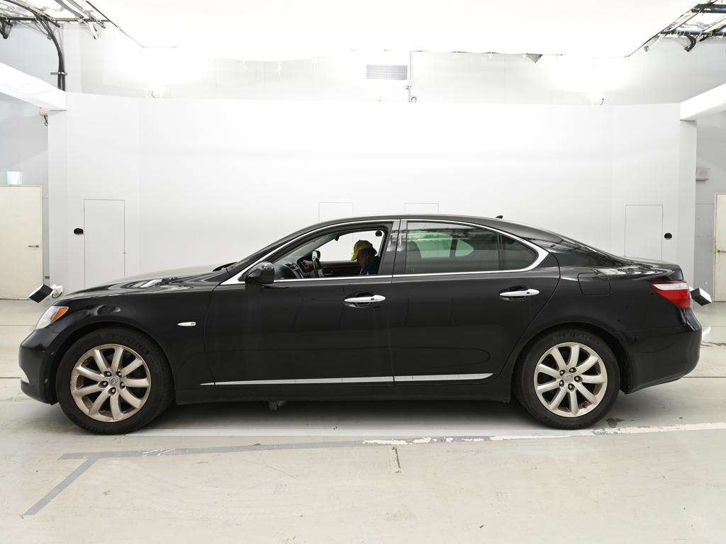 LEXUS LS460