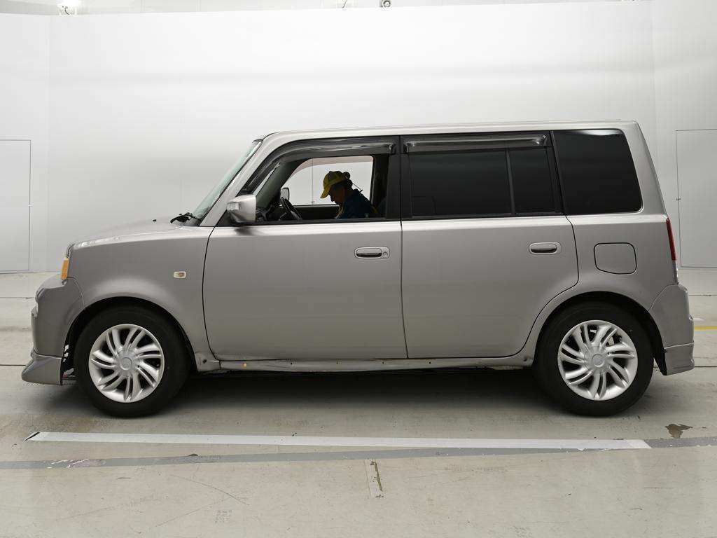 TOYOTA BB