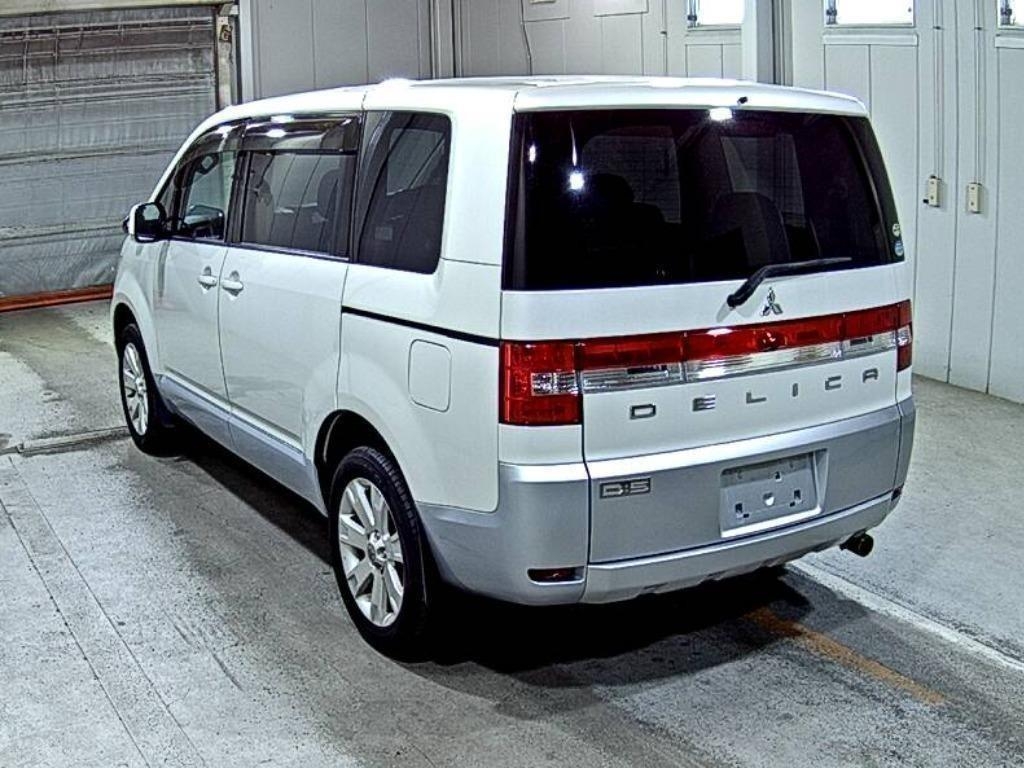 MITSUBISHI DELICA D:5