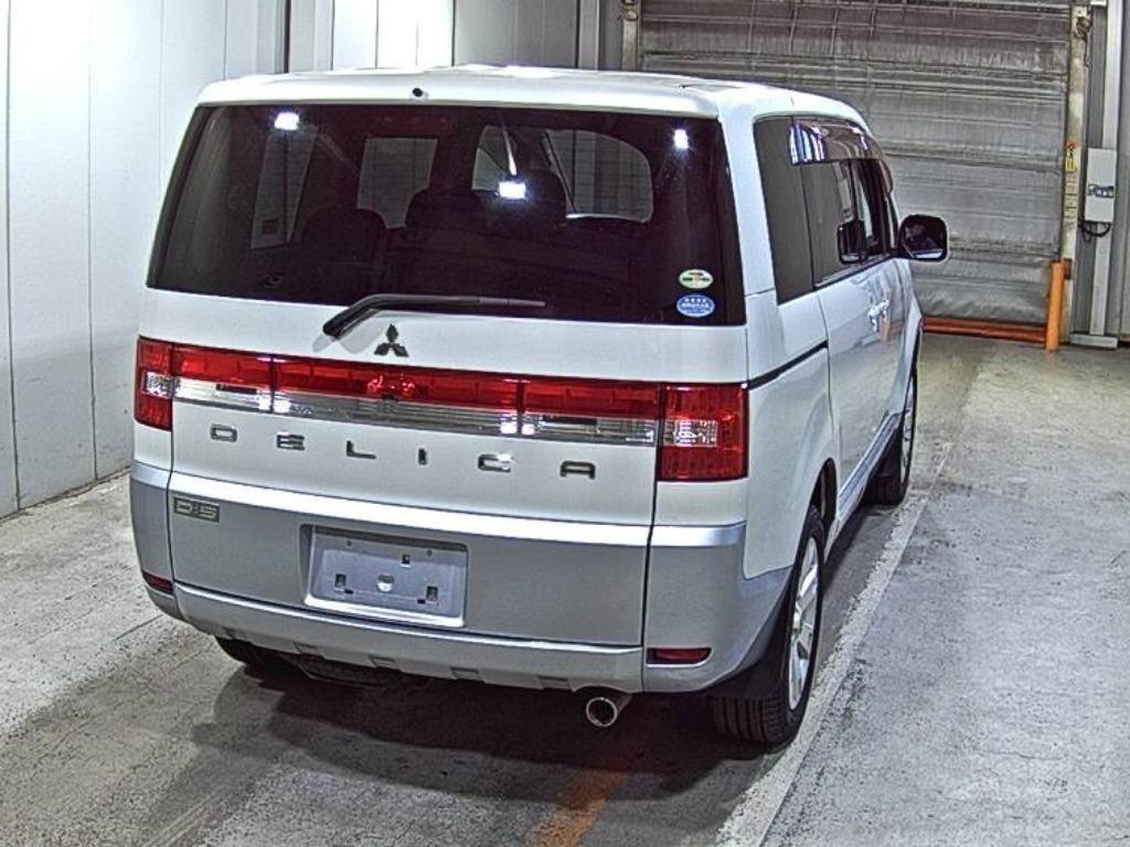 MITSUBISHI DELICA D:5
