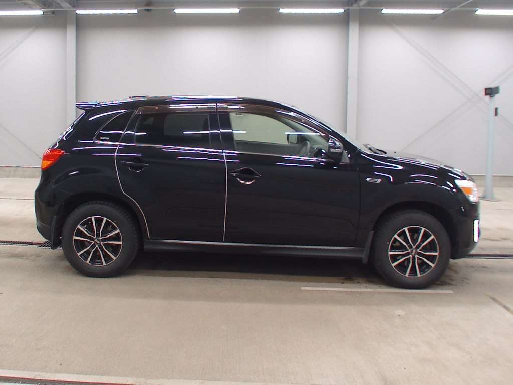 MITSUBISHI RVR