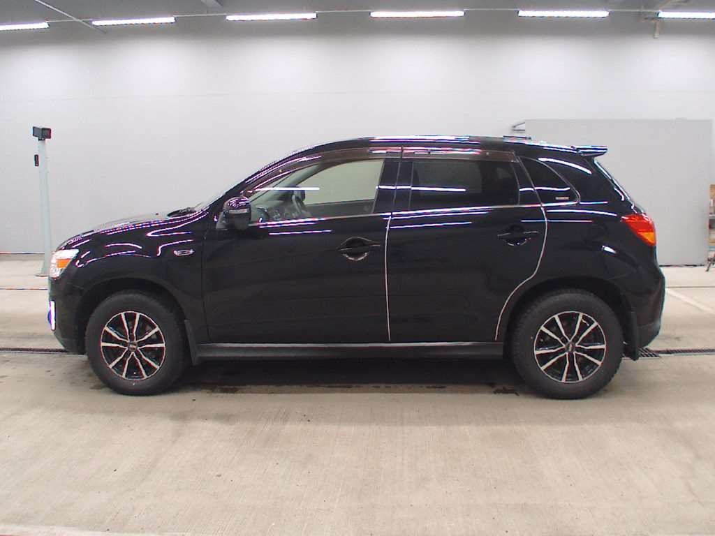 MITSUBISHI RVR