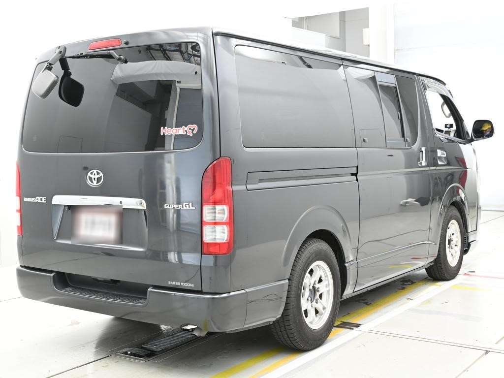 TOYOTA REGIUS ACE