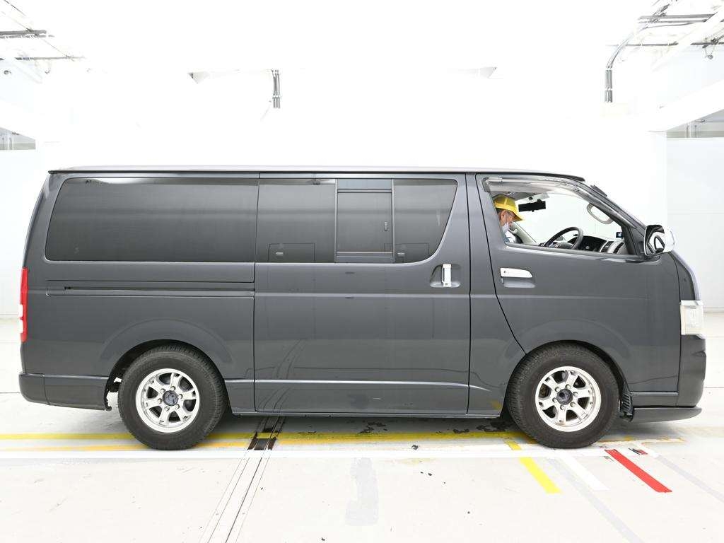 TOYOTA REGIUS ACE