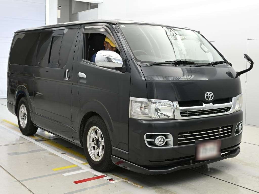 TOYOTA REGIUS ACE
