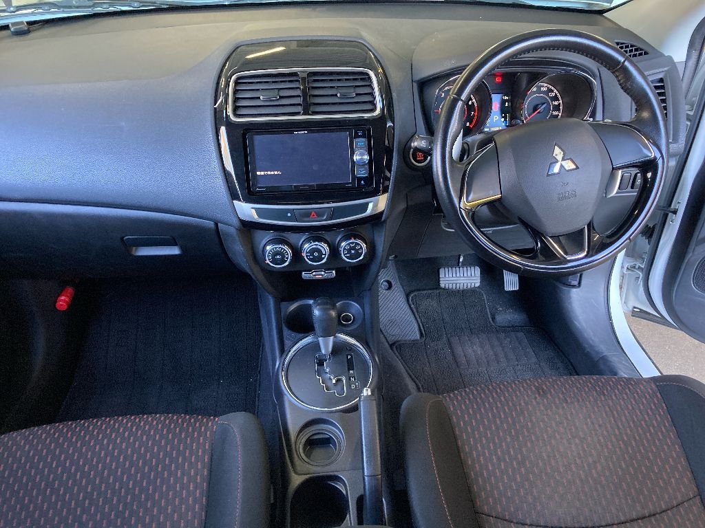 MITSUBISHI RVR