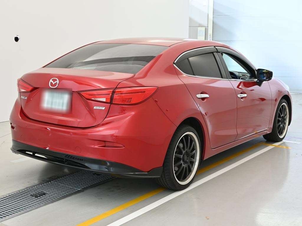 MAZDA AXELA