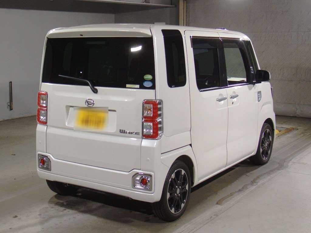 DAIHATSU WAKE