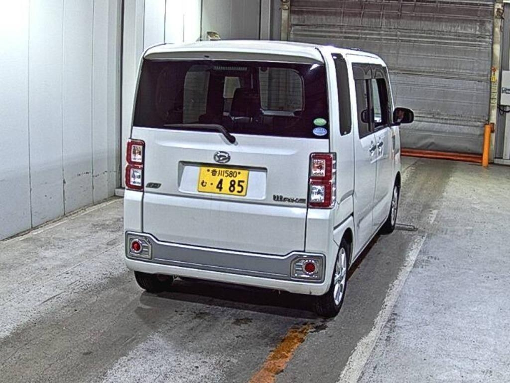 DAIHATSU WAKE