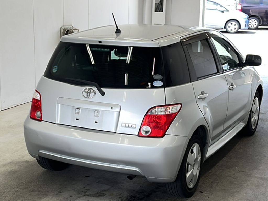 TOYOTA IST