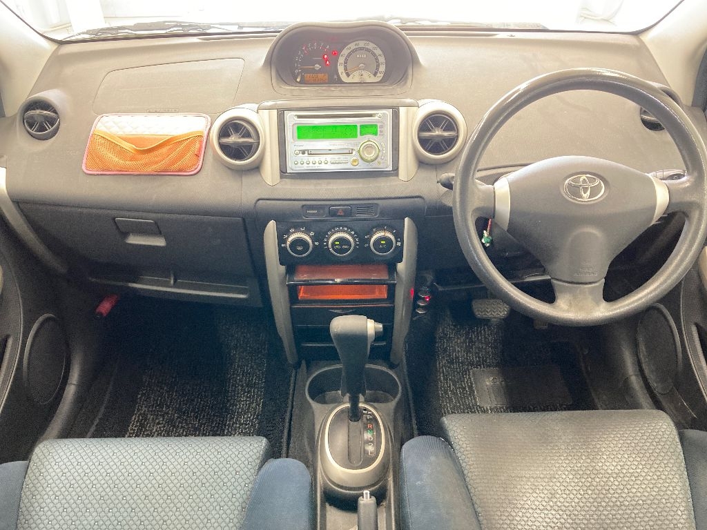 TOYOTA IST
