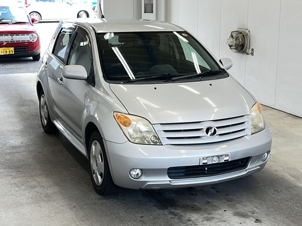 TOYOTA IST