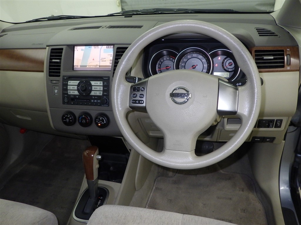 NISSAN TIIDA LATIO