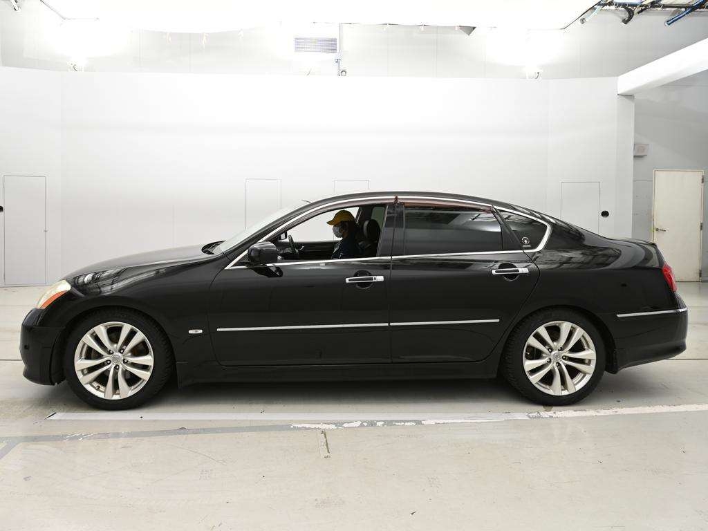 NISSAN FUGA