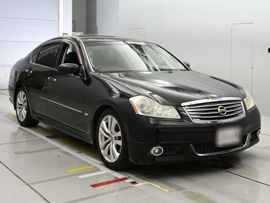NISSAN FUGA