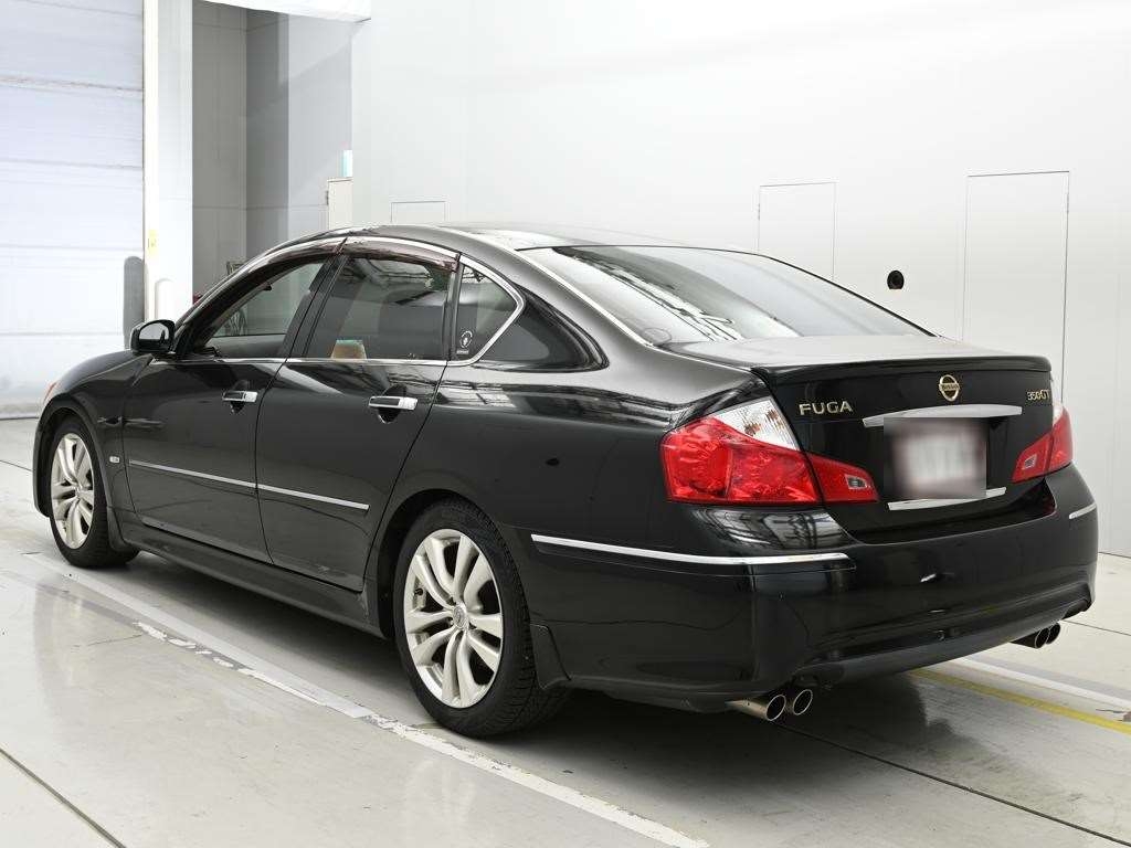 NISSAN FUGA